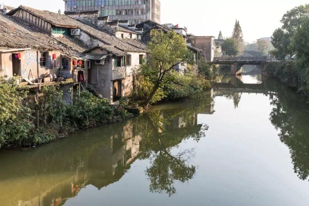 暗黑破坏神里哪些武器是（急速攻击速度）的 详细一点 谢谢游戏画面